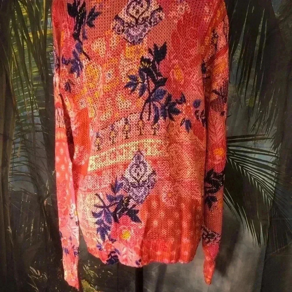 Venus Cardigan size Small - Picture 12 of 16